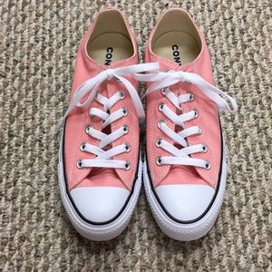 Converse Chuck Taylor Low Top Sneaker NEW!